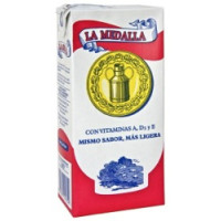 La Medalla - Leche Entera haltbare Vollmilch 3,5% Fett 1l Tetrapack hergestellt auf Gran Canaria